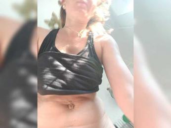 -NeZabudka webcam bongacams model stream image