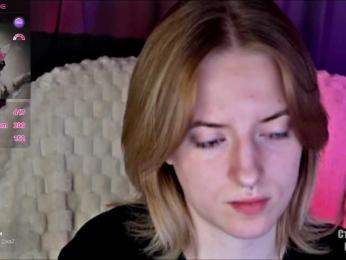 HeyAlise webcam model stream image