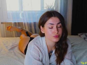 TinyMollys webcam bongacams model stream image