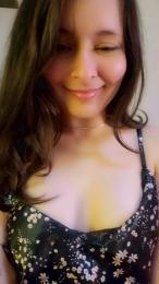 Roxannepiggy webcam model stream image