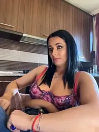 Hotmomcheckk_ webcam stripchat model stream image