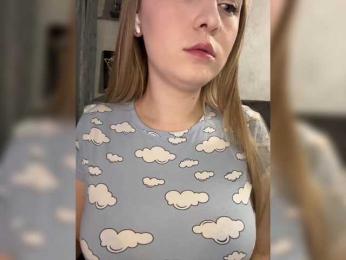 AlinaRay webcam model stream image