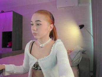 Cute1yoga webcam model stream image