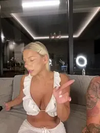 SexOnMyLvL webcam model stream image