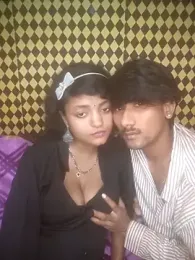 Freakingromance webcam model stream image