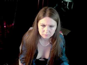 CraveeDoll webcam bongacams model stream image