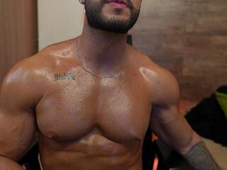 Connor Heat webcam model stream image