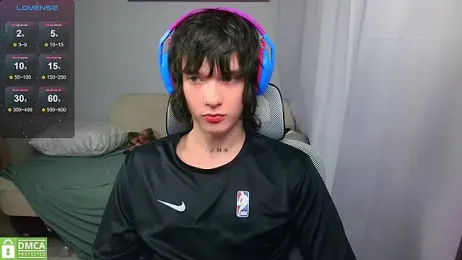 LeonBoykisser webcam stripchat model stream image