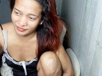 Rainie webcam bongacams model stream image