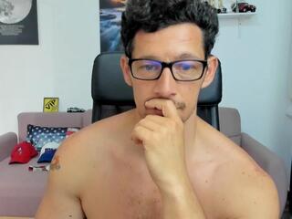 Brutus K webcam flirt4free model stream image