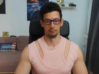 Brutus K webcam flirt4free model stream image