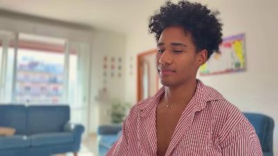 Yourvalentino webcam model stream image