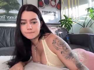 harveymiiller webcam camsoda model stream image