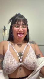 Lareyni26 webcam model stream image