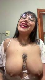 Lareyni26 webcam model stream image