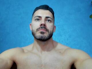 Cutler Q webcam flirt4free model stream image