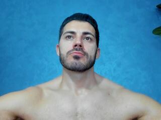 Cutler Q webcam flirt4free model stream image