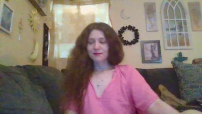 QueenCrimson webcam cam4 model stream image