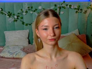 Polina Hart webcam model stream image