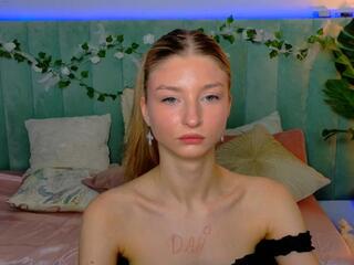 Polina Hart webcam model stream image