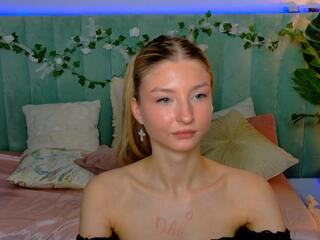 Polina Hart webcam model stream image