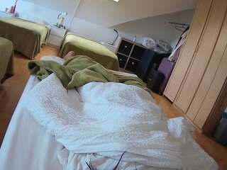 voyeurcam-julmodels-bed-1 webcam model stream image