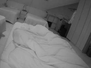 voyeurcam-julmodels-bed-1 webcam model stream image