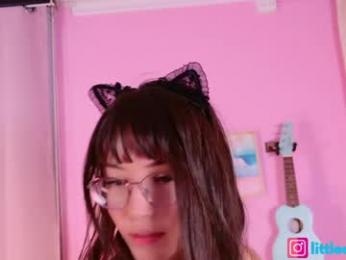 little_effy18_ webcam chaturbate model stream image