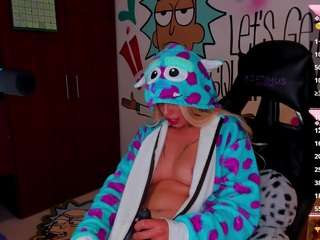 lyannaa webcam model stream image