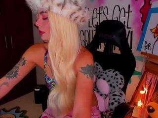 lyannaa webcam model stream image