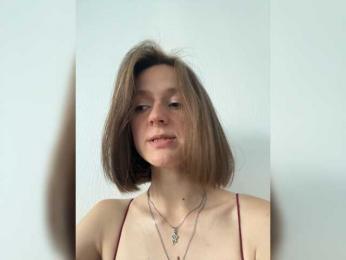 EllieTonee webcam bongacams model stream image