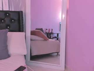 luciarios webcam model stream image