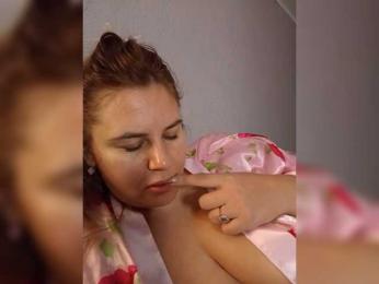 AvaQueen webcam model stream image