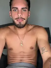 Derek_master webcam model stream image