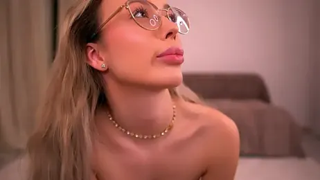 KylieJoyce webcam stripchat model stream image