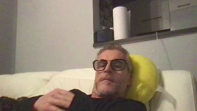 Axl_hot webcam cam4 model stream image