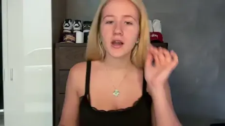 itssosierra webcam stripchat model stream image