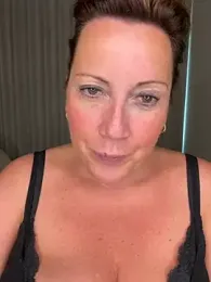 xsexycurvymilf webcam stripchat model stream image