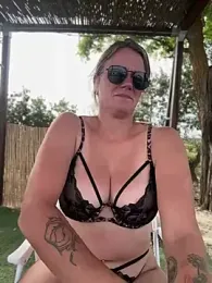 selenaluvv webcam model stream image