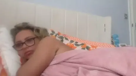 petitelucyXoxx webcam stripchat model stream image