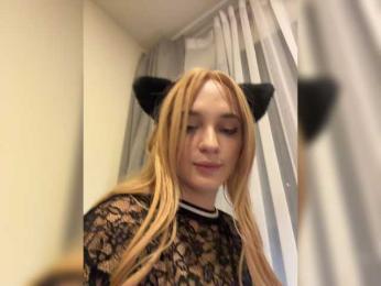 AstridMoss webcam model stream image