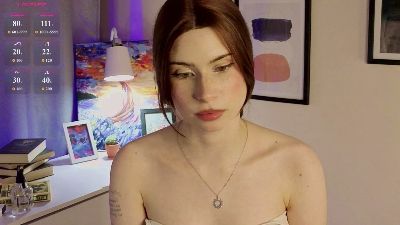 Umia_Bordered webcam model stream image