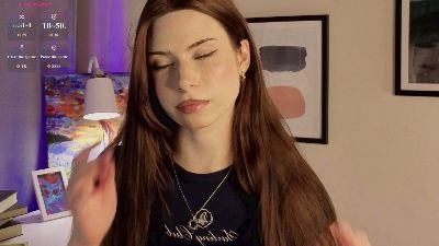 Umia_Bordered webcam model stream image