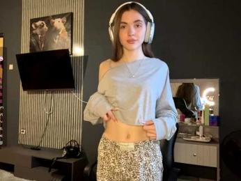 NydiaFuelling webcam bongacams model stream image