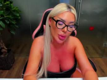 sarahstone_ webcam model stream image