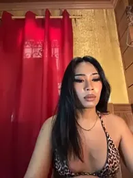 hugecock_tamira webcam stripchat model stream image
