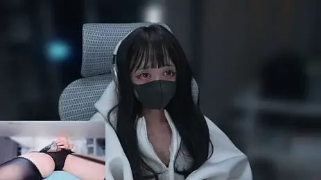 envyko_ai webcam stripchat model stream image