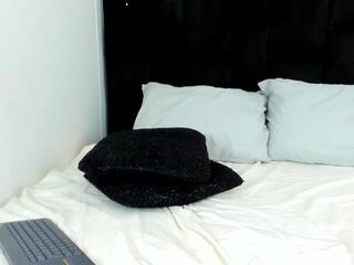 Estefany Colin webcam model stream image