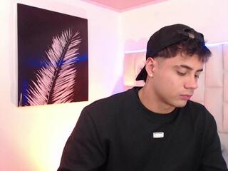 Aiden Owens webcam model stream image
