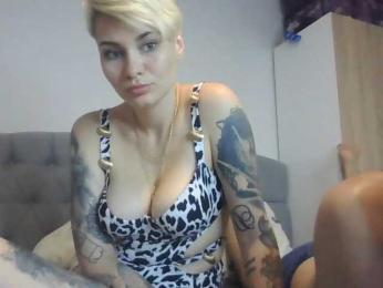 KiraSaint webcam model stream image
